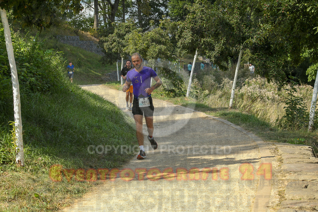 250824_1438_EX1_6931 | Sportfotografie im Rhein-Sieg Kreis, Köln, Bonn, NRW, Rheinland Pfalz, Hessen, etc. Unser Tätigkeitsfeld umfasst den Laufsport vom Volkslauf über den Marathon, Duathlon, Triathon bis zum Ultralauf wie Kölnpfad Ultra oder Schindertrail.