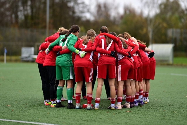 Fußball I Juniorinnen I Saison 2025-2026 I Regionalliga Nord I 7. Spieltag I Hamburger SV U17 - SpVg Aurich U17 I 03734 | Der Sportfotograf. - Realisiert mit Pictrs.com