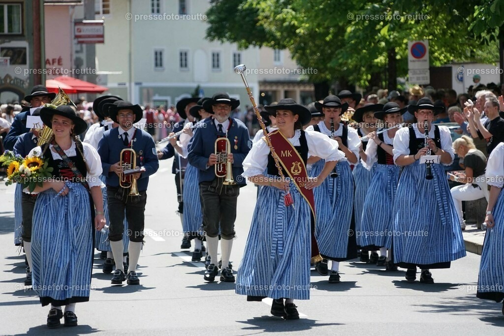 23b-BACH-Bundesmusikfest-2023-Juni16-Reutte-DSC06658 | Info aus dem Bezirk Reutte/Ausserfern Tirol sowie eine umfangreiche Bilddatenbank über die gesamte Region: Lechtal, Talkessel Reutte, Tannheimertal, Zwischentoren. Lech, Plansee, Zugspitze, Grenztunnel, B179, Fernpassstraße, Verkehr, Lawinen, Tradition, - Realisiert mit Pictrs.com