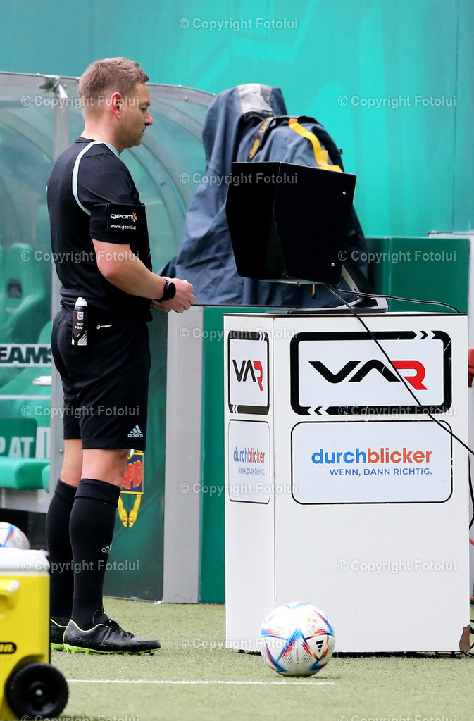 A_LUI_09042023_02 | SPORT,FUSSBALL,ADMIRAL BUNDESLIGA SK RAPID WIEN- AUSTRIA KLAGENFURT 09.04.2023 IM BILD:  SCHIEDSRICHTER MANUEL SCHUETTENGRUBER FOTO:FOTOLUI/MW