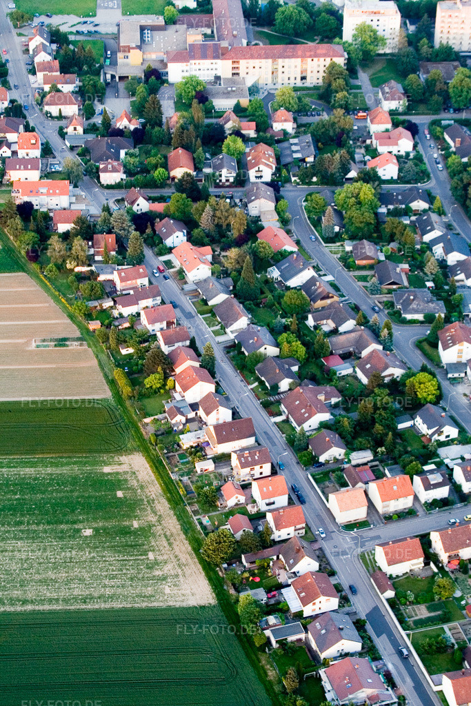 Luftbild: Zeppelinstraße von Osten in Kandel im Bundesland Rheinland-Pfalz in Deutschland. Foto: IMG_2757.jpg vom 13.06.2006 durch Werner Riehm/FLY-FOTO.de