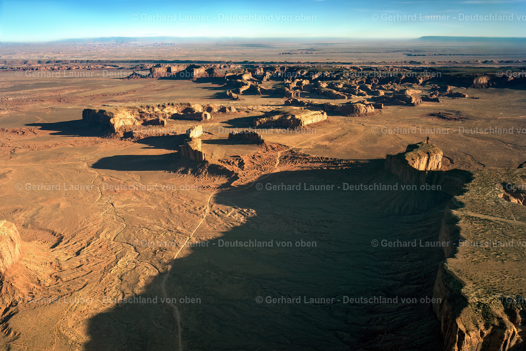 9102394 | Monument Valley, Arizona, USA 1999