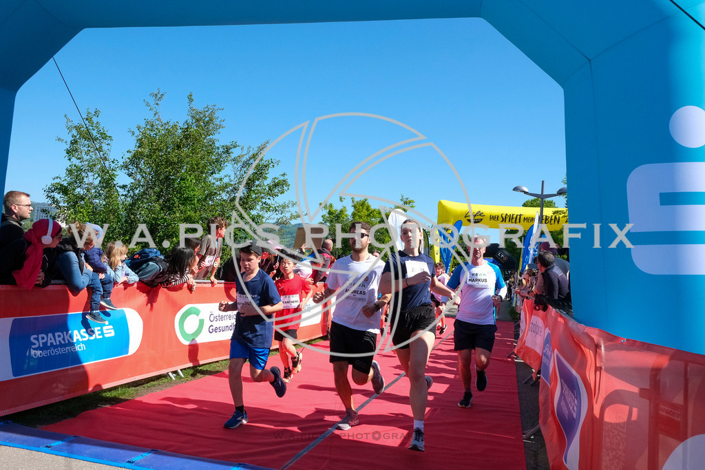 ..... | LINZ,AUSTRIA,27.April 24, Int. 3 Brückenlauf Linz  , Image shows: Photo: WAPICS / Michael ring