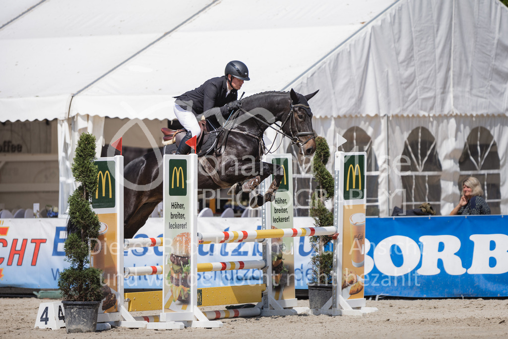 230518_MayDays_SprPf-A2-222 | Deine schönsten Turniermomente als professionelle Fotos! Entdecke hochwertige Pferdesport-Fotografie im Online-Shop. Jetzt Fotos finden & bestellen!