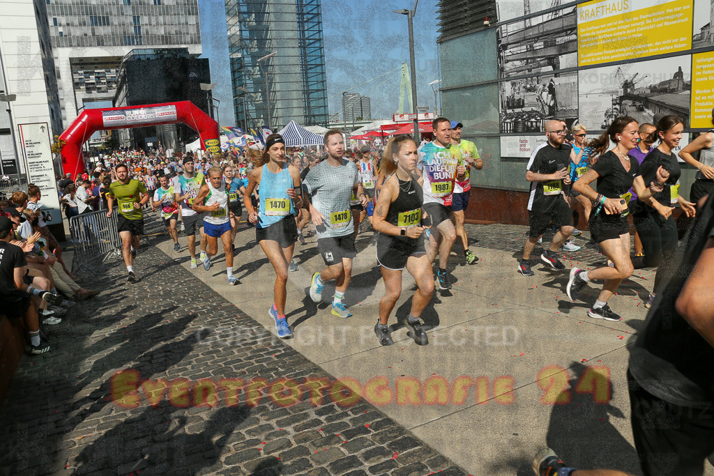 240921_1430_EX1_3733 | Sportfotografie im Rhein-Sieg Kreis, Köln, Bonn, NRW, Rheinland Pfalz, Hessen, etc. Unser Tätigkeitsfeld umfasst den Laufsport vom Volkslauf über den Marathon, Duathlon, Triathon bis zum Ultralauf wie Kölnpfad Ultra oder Schindertrail.
