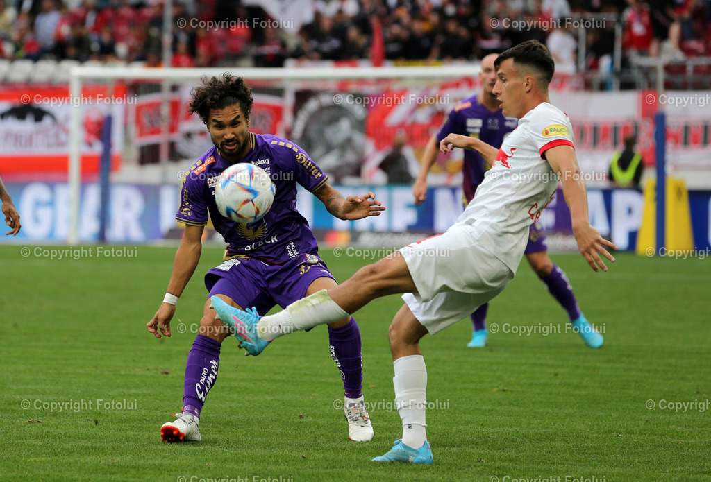 A_LUI_200822_08 | SPORT,FUSSBALL,ADMIRAL BUNDESLIGA AUSTRIA KLAGENFURT-SALZBURG 20.08.2022 IM BILD: MAXIMILIANO MOREIRA (KLAGENFURT) UND NICOLAS CAPALDO (SALZBURG) FOTO: FOTOLUI/MARIO WIMMER