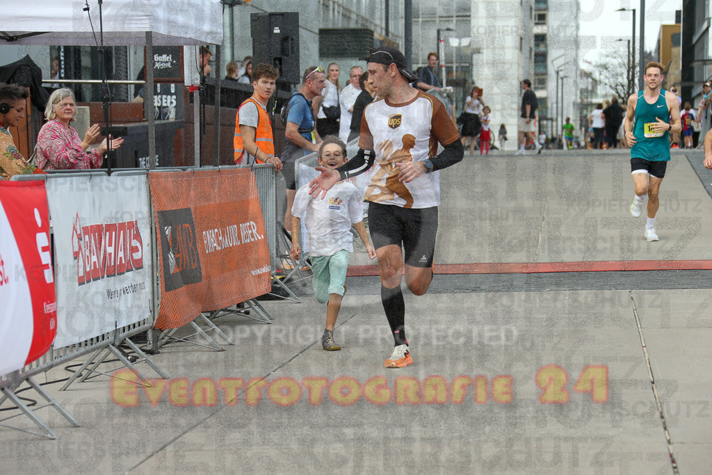 250920_1517_EX1_8740 | Sportfotografie im Rhein-Sieg Kreis, Köln, Bonn, NRW, Rheinland Pfalz, Hessen, etc. Unser Tätigkeitsfeld umfasst den Laufsport vom Volkslauf über den Marathon, Duathlon, Triathon bis zum Ultralauf wie Kölnpfad Ultra oder Schindertrail.