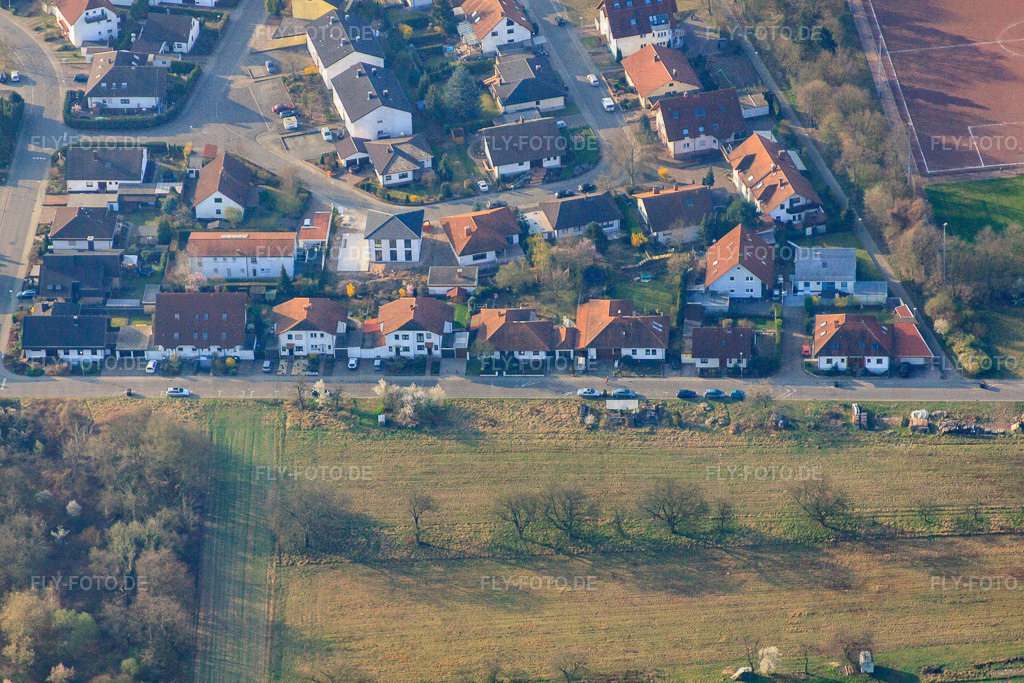 Am Hirschgragben | Luftbild: Am Hirschgragben in Lingenfeld im Bundesland Rheinland-Pfalz in Deutschland. Foto: IMG_49311.jpg vom 28.03.2012 durch Werner Riehm/FLY-FOTO.de - Realisiert mit Pictrs.com