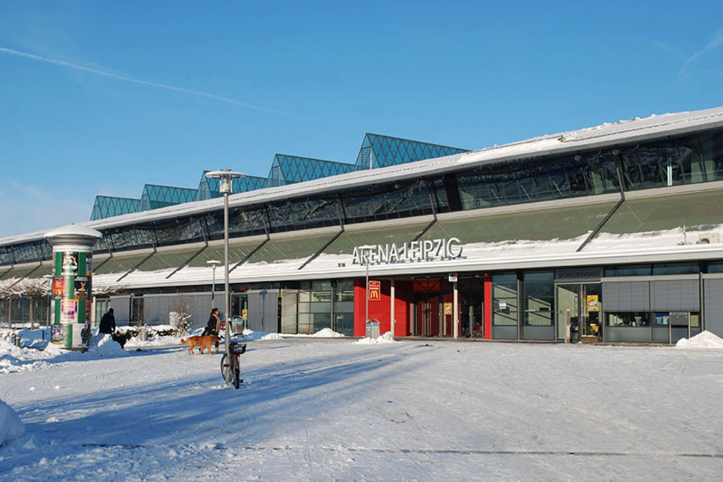 Foto: Leipzig - Arena Leipzig | Das Team hinter BILDLEXIKON LEIPZIG bündelt historische wie aktuelle Informationen über die Stadt Leipzig in Text und Bild auf einer Plattform und stellt diese der interessierten Öffentlichkeit zur Verfügung.