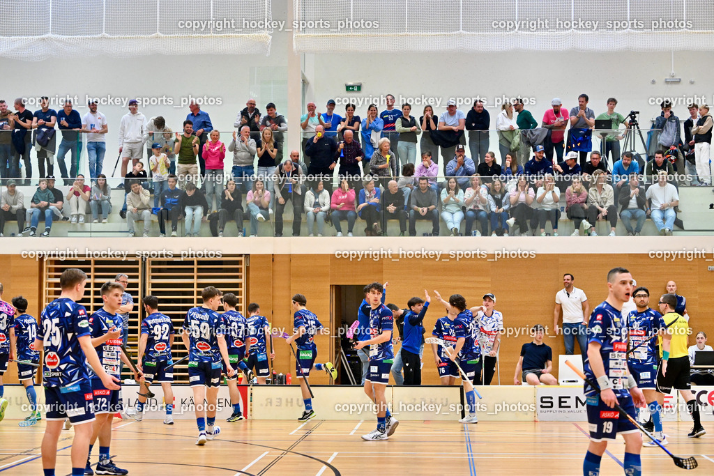 VSV Unihockye vs. KAC Floorball | Jubel VSV Unihockey Fans, Besucher Ballspielhalle St. Martin, VSV Unihockey Mannschaft, VSV Unihockye vs. KAC Floorball, VSV Unihockye vs. KAC Floorball am 13.04.2025 in Villach (Ballspielhalle St. Martin), Austria, (Photo by Bernd Stefan)