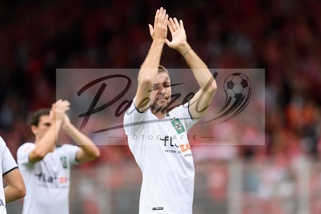 FCUBMG20210829_007 | Fussball, Herren: Christoph Kramer (Borussia Moenchengladbach) gestikuliert beim Spiel der 1. Bundesliga zwischen 1. FC Union Berlin und Borussia Moenchengladbach im Stadion An der Alten Foersterei am 29.08.2021 in Berlin, Deutschland. - Realisiert mit Pictrs.com