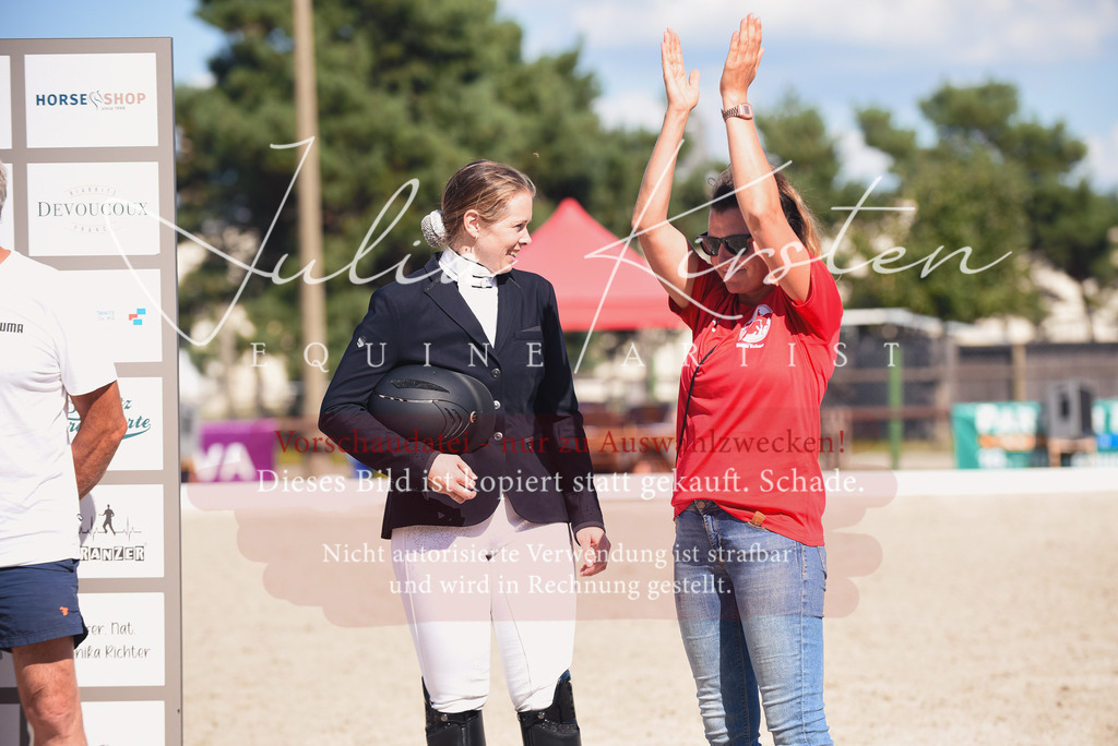 DSC_9856 | Pferde- und Turnierfotografie in Westsachsen. Pferdeportraits, Auftragszeichnungen und intuitive Kunst.