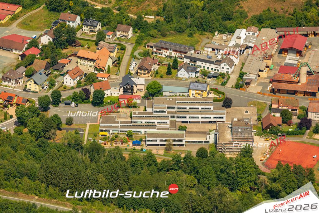 Luftaufnahme von Wallenfels - Die Luftaufnahme wurde 2025 vom UL-Flugzeug heraus erstellt ( keine Drohne ) - Hochauflösende Luftaufnahme - für professionelle Ausdrucke geeignet. Die Geschenkidee !Mit Lizenz und Bildrechte bestellbar