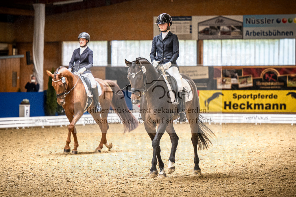 DOS_0937 | Entdecke hochwertige Reitturnierfotos von Foto Oger. Professionell, emotional und authentisch – jetzt Lieblingsmomente im Shop bestellen.Deutschlandweite Turnierfotografie. - Realisiert mit Pictrs.com