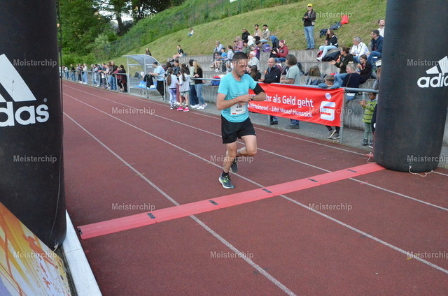 19-24-23_ | Meisterchip Fotoshop - Realisiert mit Pictrs.com