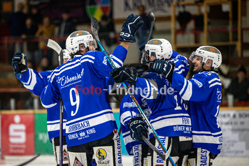 SC Forst NATURE BOYS gegen WANDERERS Germering | Eishockey Landesliaga Herren Gruppe A 2024/2025, SC Forst NATURE BOYS gegen WANDERERS Germering, 20241025,Torjubel SC Forst NATURE BOYS,2024-10-25 in Peißenberg (Eisstadion Peißenberg), Copyright: WolfgangxLindner www.foto-lindner.de