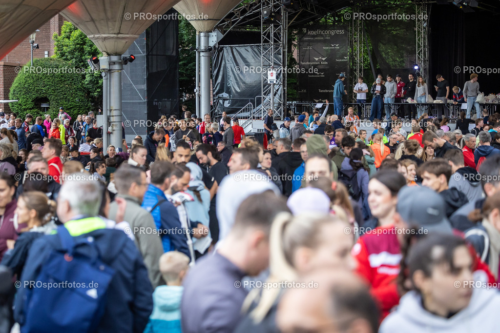 22. ASV Nachtlauf; Koeln, 28.05.25 | Impressionen vom 22. ASV Nachtlauf am 28.05.25 am Tanzbrunnen in Koeln. Foto: BEAUTIFUL SPORTS/Leah Kohring