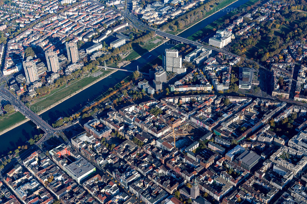 Luftbild: Neckarufer Nord Bebauung im Ortsteil Neckarstadt-Ost in Mannheim im Bundesland Baden-Württemberg in Deutschland. Foto: IMG_095465.jpg vom 30.10.2016 durch Werner Riehm/FLY-FOTO.de