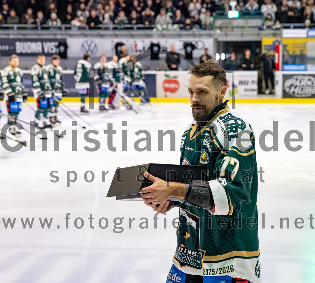 2026-02-27_025_TSV_Erding_gegen_EV_Fuessen | Erding, Deutschland, 27.02.2026:Eishockey, Oberliga Süd 2025 / 2026, 51. Spieltag, TSV Erding gegen EV Füssen, Endergebnis: 2:4Philipp Michl (Erding Gladiators, #77)Foto: Christian Riedel / fotografie-riedel.net