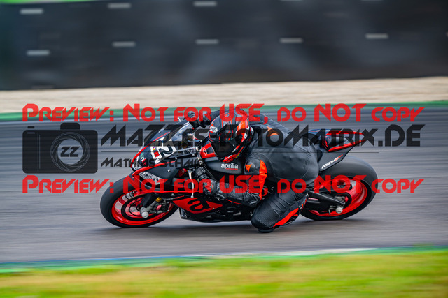 MaZZes_FotoMatrix_240702_6007705_4541 | ROT