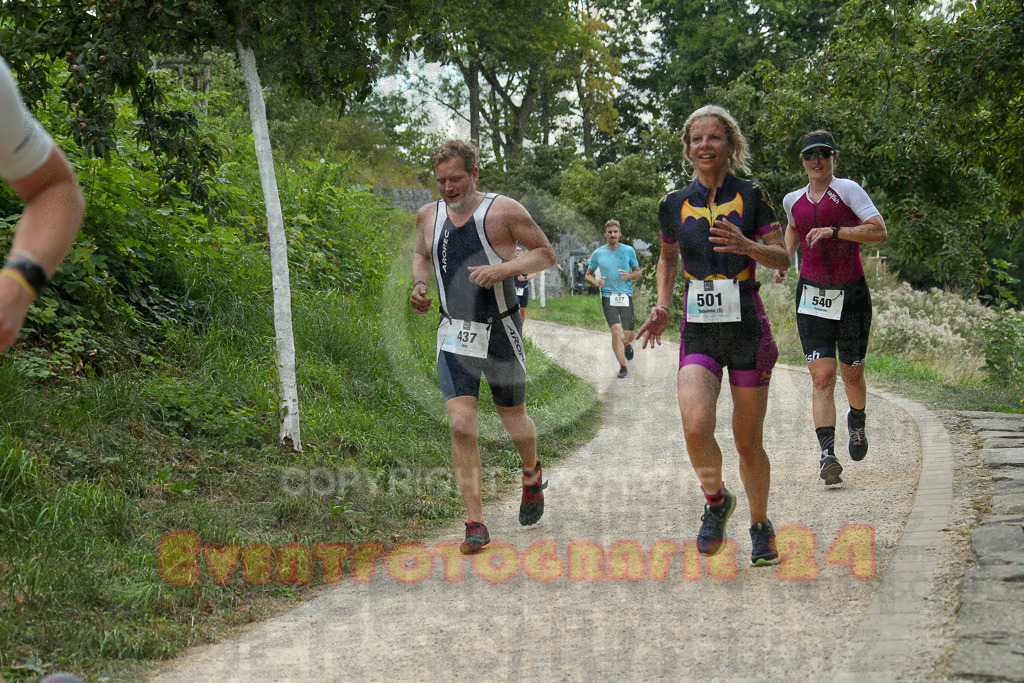250824_1407_EX1_5016 | Sportfotografie im Rhein-Sieg Kreis, Köln, Bonn, NRW, Rheinland Pfalz, Hessen, etc. Unser Tätigkeitsfeld umfasst den Laufsport vom Volkslauf über den Marathon, Duathlon, Triathon bis zum Ultralauf wie Kölnpfad Ultra oder Schindertrail.