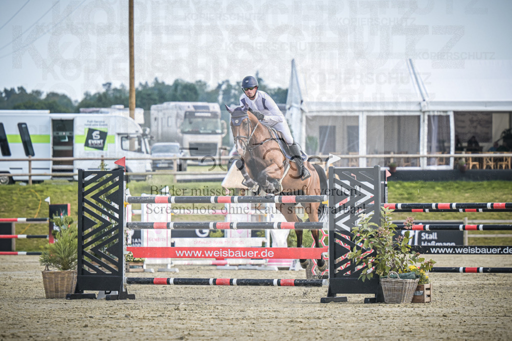 DOS_0509 | Entdecke hochwertige Reitturnierfotos von Foto Oger. Professionell, emotional und authentisch – jetzt Lieblingsmomente im Shop bestellen.Deutschlandweite Turnierfotografie. - Realisiert mit Pictrs.com