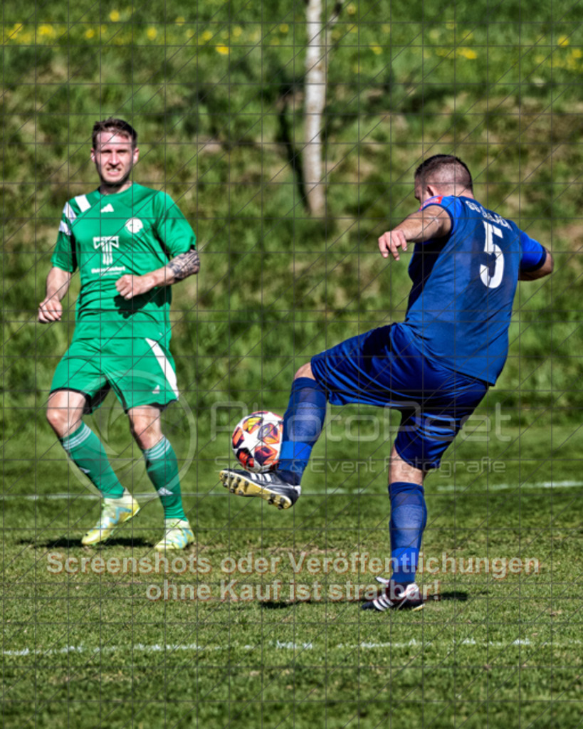20250419_163912_0019-Bearbeitet | #,TG Reichenbach (grün) vs. TSG Salach II (blau), Fussball, Kreisliga B10 - Bezirk Neckar/Fils, 23. Spieltag, Saison 2024/2025, Rasenplatz, Sportplatz Reichenbach, Dobelstraße, 73072 Donzdorf, 19.04.2025 - 16:00 Uhr,Foto: PhotoPeet-Sportfotografie/Peter Harich