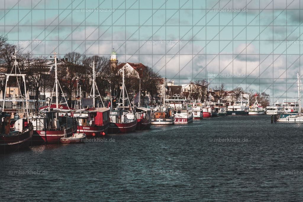 Marko_Berkholz_mberkholz_warnemünde_MBE9370 | Für dieses einmalige Foto "Blick Alter Strom" aufgenommen im Ostseebad Warnemünde, empfehle ich den Druck auf Alu Dibond  direkt. Brillante Farbwiedergabe und modernes Design geben diesem Foto den entsprechenden Rahmen.