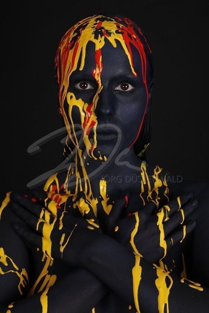 BodyArt-DARKBLUESPLASH_6524a | #003 | Modell: Sonia | Foto: Tschiponnique Skupin - Realisiert mit Pictrs.com
