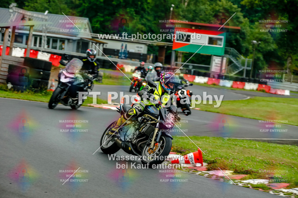 VBK-3574 | Hier findet Ihr Bilder von Touristenfahrten auf der Nürburgring Nordschleife oder von anderen Veranstaltungen die ich besucht habe. Viel Spass beim Durch Schauen 