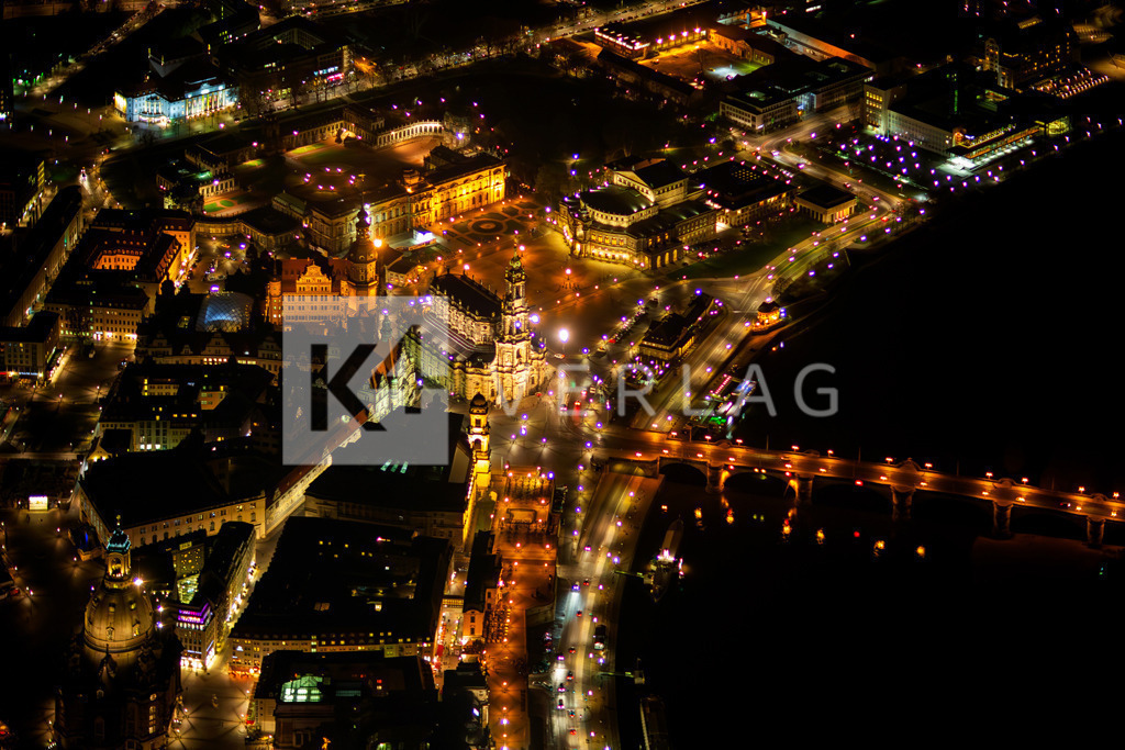 Luftaufnahme-Nacht-Dresden_FOCO2171 | Blick über die Altstadt von Dresden mit der Frauenkirche, der Brühlschen Terrasse, Hofkirche und Semperoper. - Realisiert mit Pictrs.com