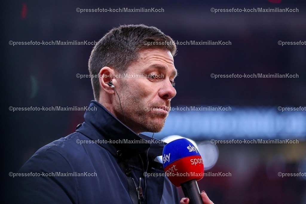 Lev15022501026 | 15.02.2025, Fußball, Bayer 04 Leverkusen - FC Bayern München, 1. Fußball Bundesliga, 22. Spieltag, BayArena, Saison 2024 2025: Cheftrainer Xabi Alonso (Bayer 04 Leverkusen Trainer)DFB regulations prohibit any use of photographs as image sequences and or quasi-video.