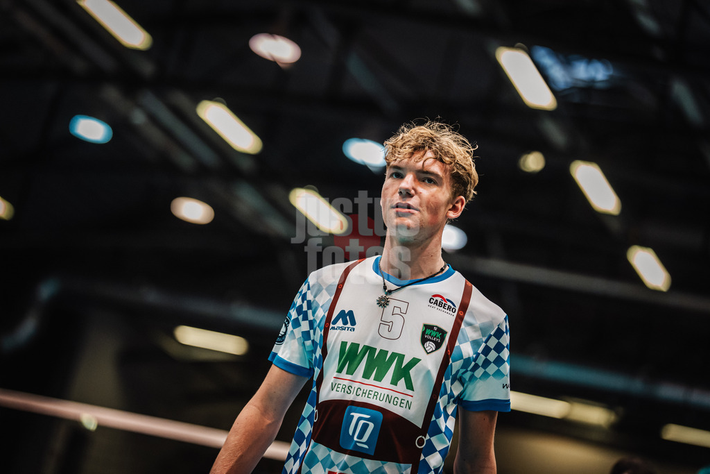 Volleyball | Herren | Saison 2025/2026 | Volleyball Ligacup | VfB Friedrichshafen vs. WWK Volleys Herrsching | 12.10.2024 | Joshua Huber (#5, WWK Volleys Herrsching)