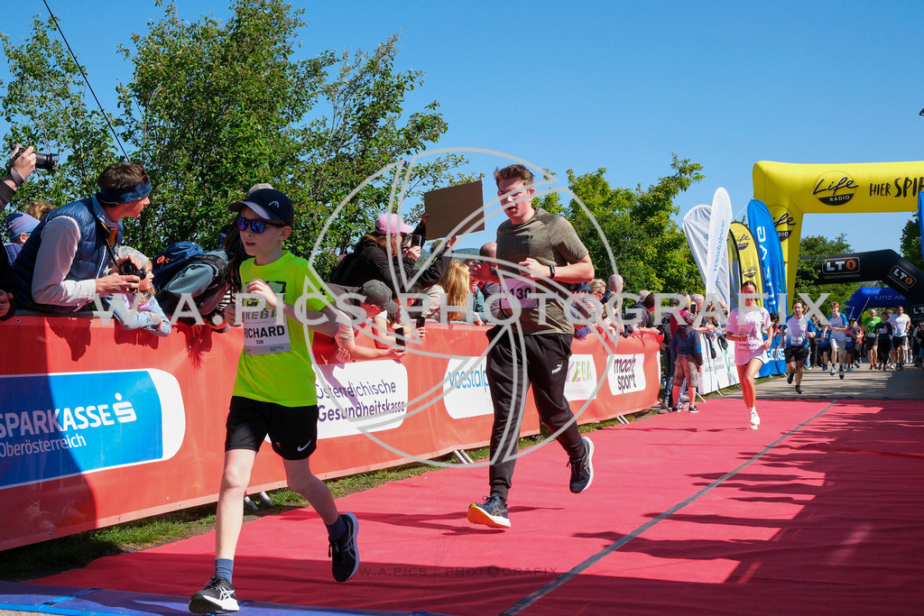 ..... | LINZ,AUSTRIA,27.April 24, Int. 3 Brückenlauf Linz  , Image shows: Photo: WAPICS / Michael ring