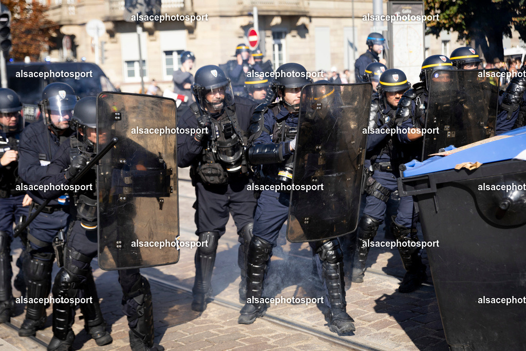 _B7A0135 | manifestation de lycéens à Strasbourg, le 6 octobre 2026, dans le cadre d’un mouvement national de protestation contre les conditions d’apprentissage. - Realisiert mit Pictrs.com
