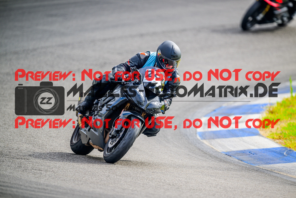 MaZZes_Fotomatrix_20250817_6007705_0786 | RL