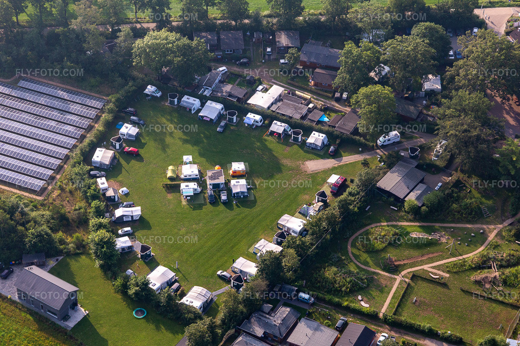 Aerial view: Camping 't Wieskamp in Winterswijk Henxel in the state Gelderland, Netherlands. – Photo: IMG_008247.jpg taken on 07/18/2020 by Werner Riehm/FLY-FOTO.com – Resolution of the original: 5077 x 3385 px