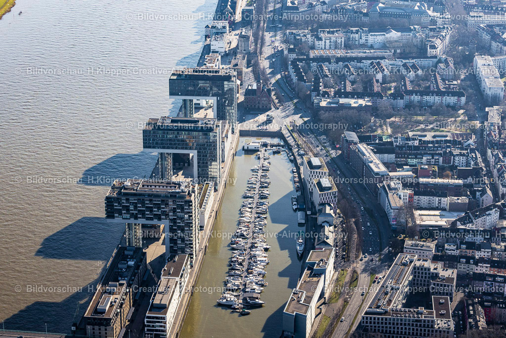 Luftbilder Köln-6883 | Luftaufnahme Wohngebiet einer Mehrfamilienhaussiedlung " Kranhäuser " am Ufer- und Flussverlauf des Rhein - Realisiert mit Pictrs.com