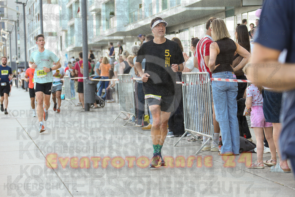 250920_1447_EX1_7591 | Sportfotografie im Rhein-Sieg Kreis, Köln, Bonn, NRW, Rheinland Pfalz, Hessen, etc. Unser Tätigkeitsfeld umfasst den Laufsport vom Volkslauf über den Marathon, Duathlon, Triathon bis zum Ultralauf wie Kölnpfad Ultra oder Schindertrail.