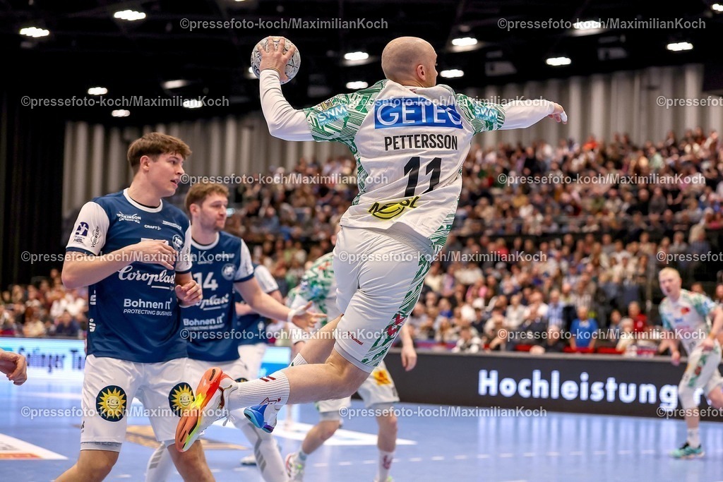 BHC15032601053 | 15.03.2026, Handball, HBL, Bergischer HC - SC Magdeburg, Mitsubishi Electric HALLE Düsseldorf: Daniel Pettersson (SC Magdeburg #11) wirft den Ball auf das Tor 