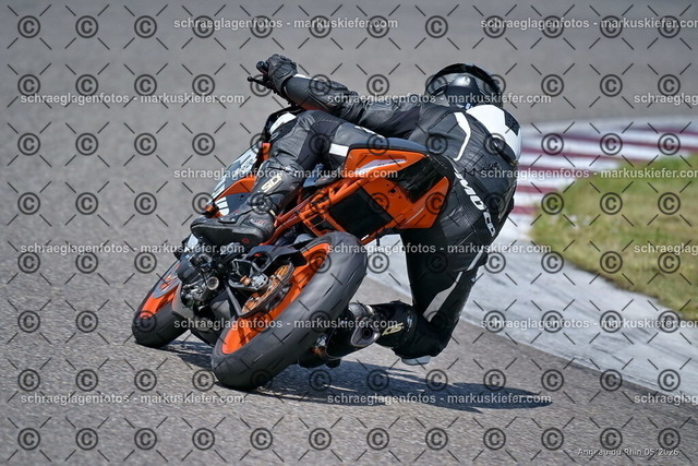 26BT02-1951 | markuskiefer.com - Realisiert mit Pictrs.com