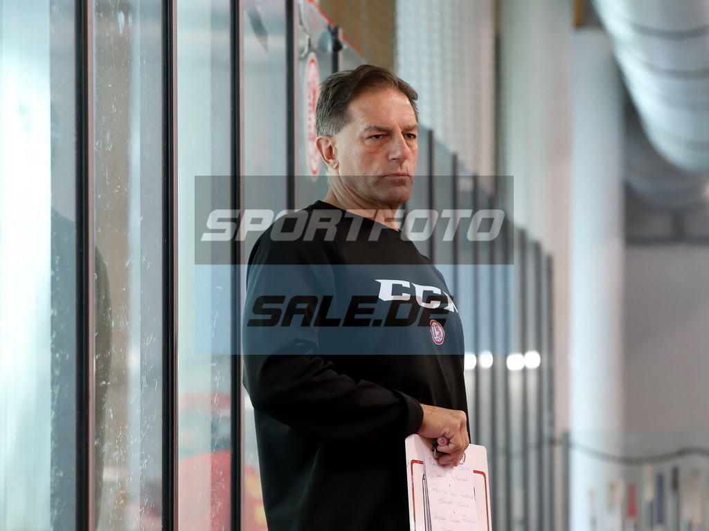 Georg Holzmann - HC DEG | Georg Holzmann - HC DEG - Realisiert mit Pictrs.com