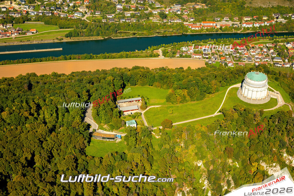 Das Luftbild zeigt : Befreiungshalle Kelheim - Die Luftaufnahme wurde 2023 vom UL-Flugzeug aus erstellt ( keine Drohne ) - Hochauflösende Luftaufnahme - Für grossformatige Ausdrucke geeignet. Die Geschenkidee !Mit Lizenz und Bildrechte bestellbar