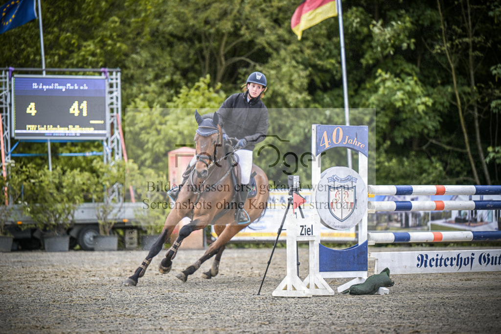 DOS_2165 | Entdecke hochwertige Reitturnierfotos von Foto Oger. Professionell, emotional und authentisch – jetzt Lieblingsmomente im Shop bestellen.Deutschlandweite Turnierfotografie. - Realisiert mit Pictrs.com