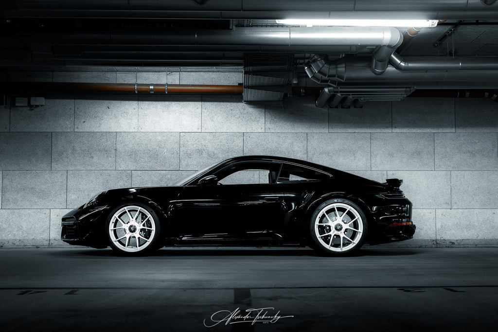 911 Turbo 992 | Entdecken Sie die faszinierende Welt von Alexander Tschuncky Arts: Kreative Fotografie, atemberaubende Automobilkunst und hochwertiger Bilderdruck. Lassen Sie sich inspirieren! - Realisiert mit Pictrs.com