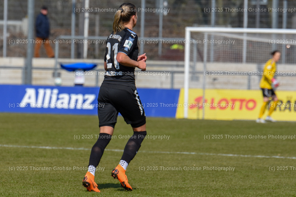 Fussball-BL Frauen 1. FFC Frankfurt vs. FF USV Jena | Crnogorcevic Ana-Maria #21 (1.FFC Frankfurt); Fussball-BL Frauen 1. FFC Frankfurt vs. FF USV Jena, Fussball-Bundesliga Frauen am 25.03.2018 im Stadion am Brentanobad in Frankfurt/Main, (Deutschland) - Realisiert mit Pictrs.com