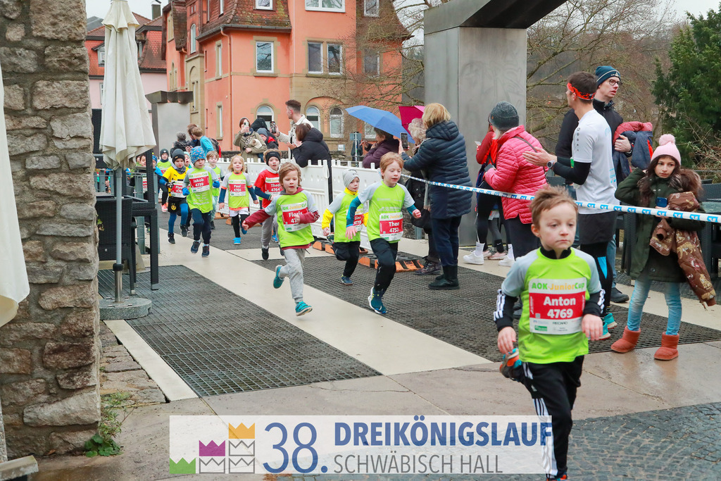 400m AOK Junior Cup | 3 Koenigslauf 2024 400m AOK Junior Cup - Realisiert mit Pictrs.com