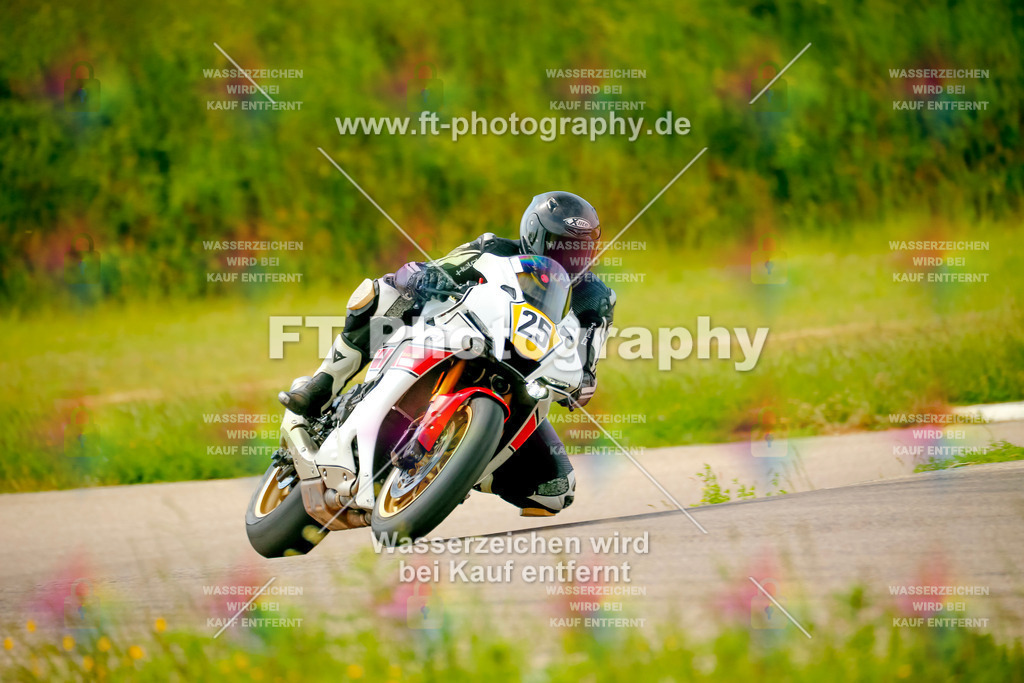 _MOT1114 | Hier findet Ihr Bilder von Touristenfahrten auf der Nürburgring Nordschleife oder von anderen Veranstaltungen die ich besucht habe. Viel Spass beim Durch Schauen 