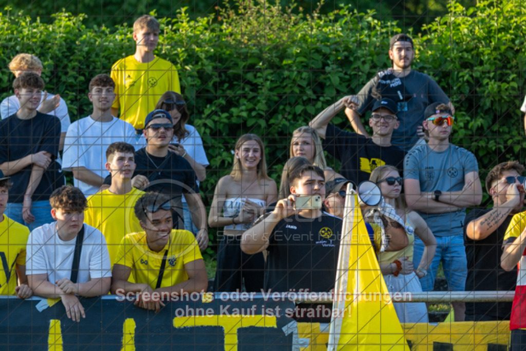 20250620_201423_0513 | #,TV Eybach (rot) vs. TSV Ottenbach (gelb), Fussball, Relegationsfinale in Kreisliga A3 - Bezirk Neckar/Fils, Saison 2024/2025, Eichenbachstadion, Haldenstraße, 73054 Eislingen, 20.06.2025 - 18:30 Uhr,Foto: PhotoPeet-Sportfotografie/Peter Harich