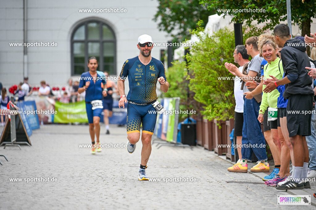 SZI_6095 | Stadttriathlon Erding 2025. #yourpictrs #sportshot_your_pictrs @Sportshotphotography #stadttriathlonerding Copyright: www.sportshot.de